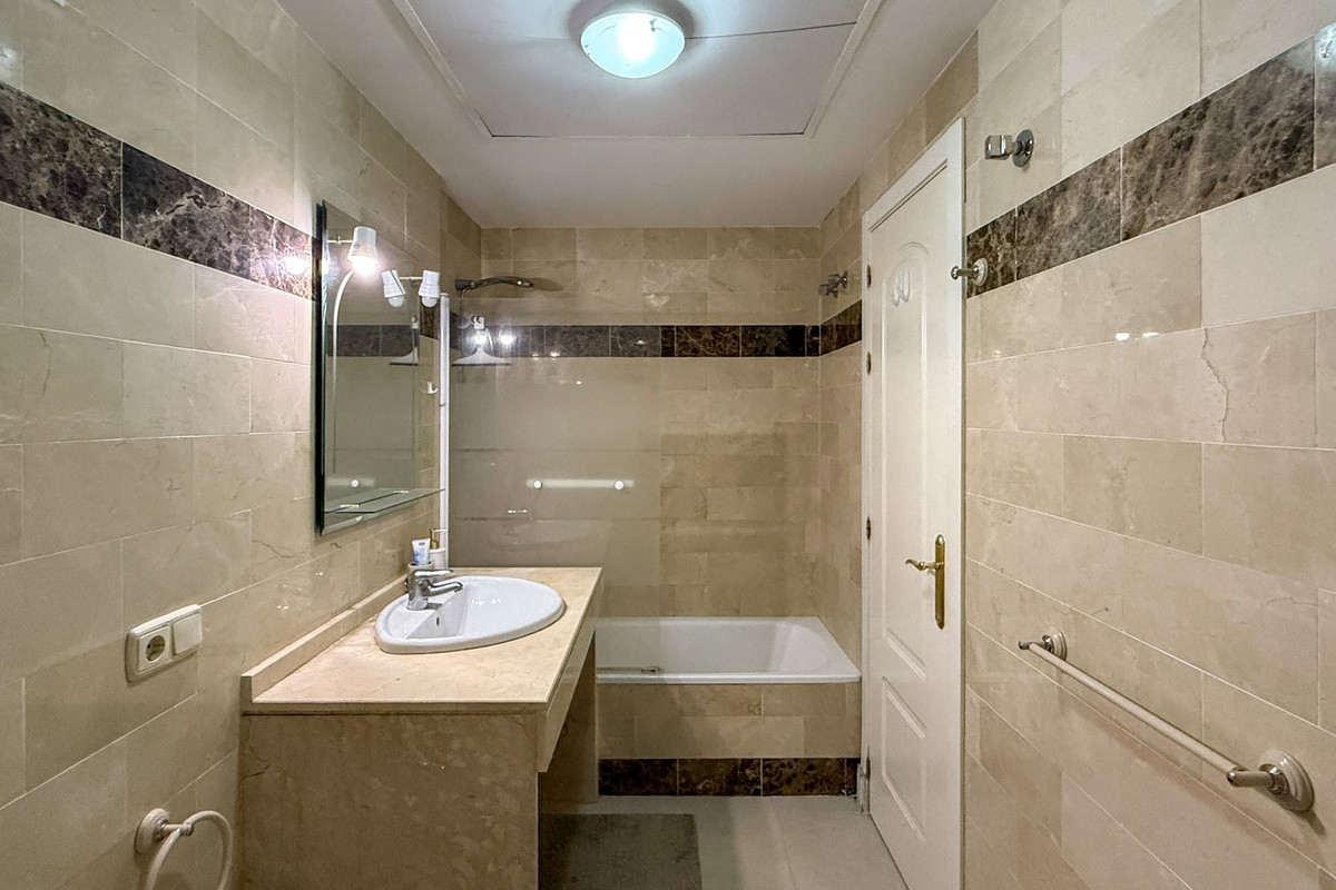 Se vende Apartamento en Planta Última de 1 dormitorios en Costa Del Sol, Málaga, España