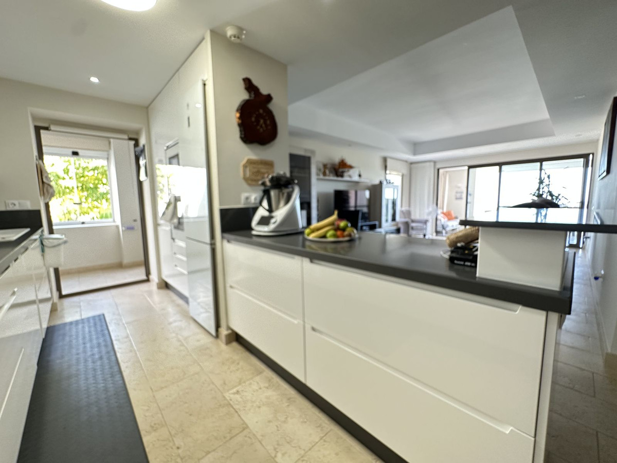 Se vende Apartamento Planta Media de 2 dormitorios en Costa Del Sol, Málaga, España