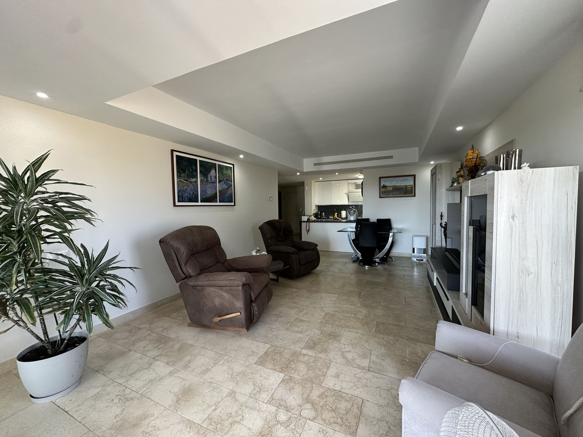 Se vende Apartamento Planta Media de 2 dormitorios en Costa Del Sol, Málaga, España