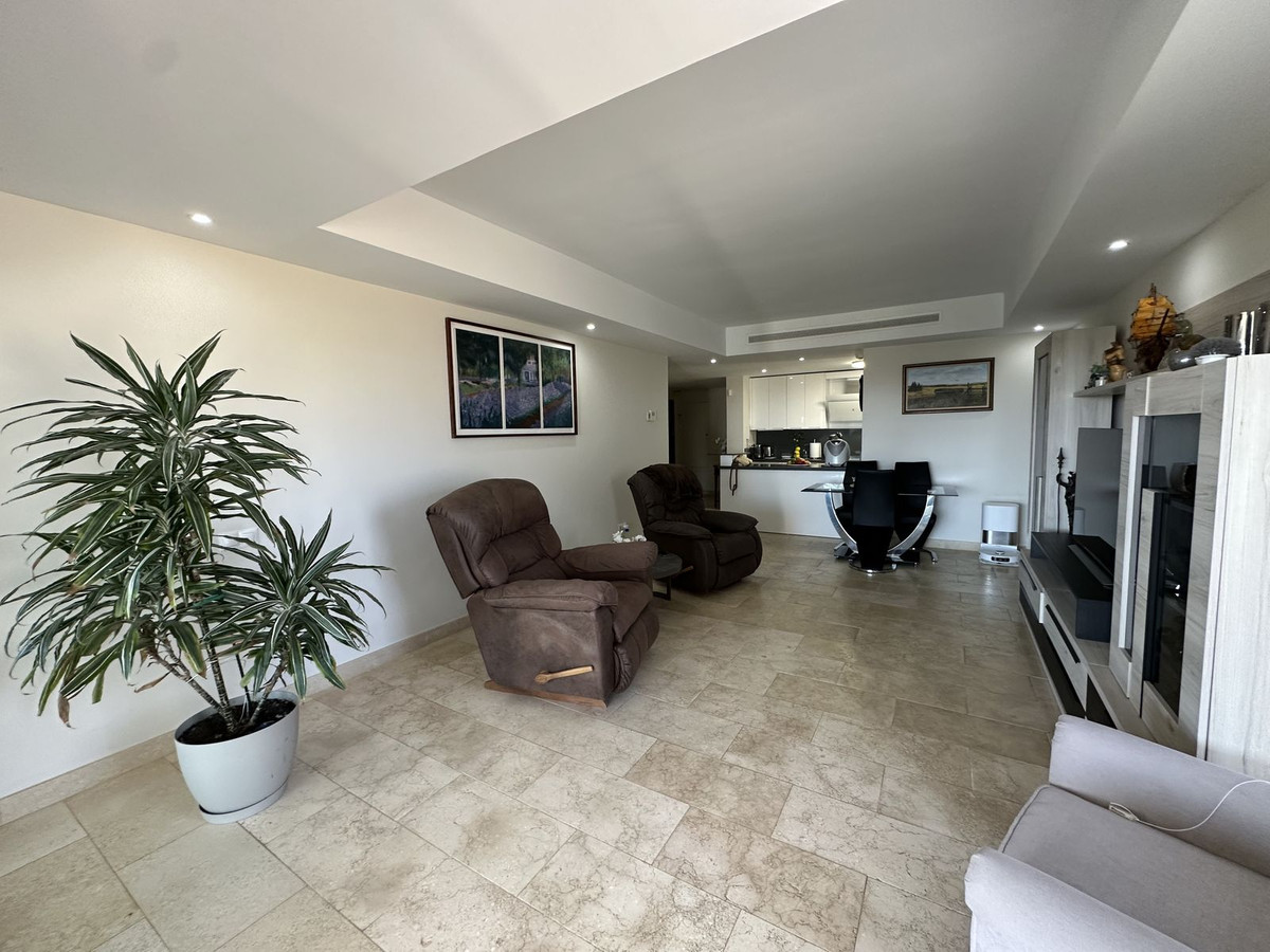 Se vende Apartamento Planta Media de 2 dormitorios en Costa Del Sol, Málaga, España
