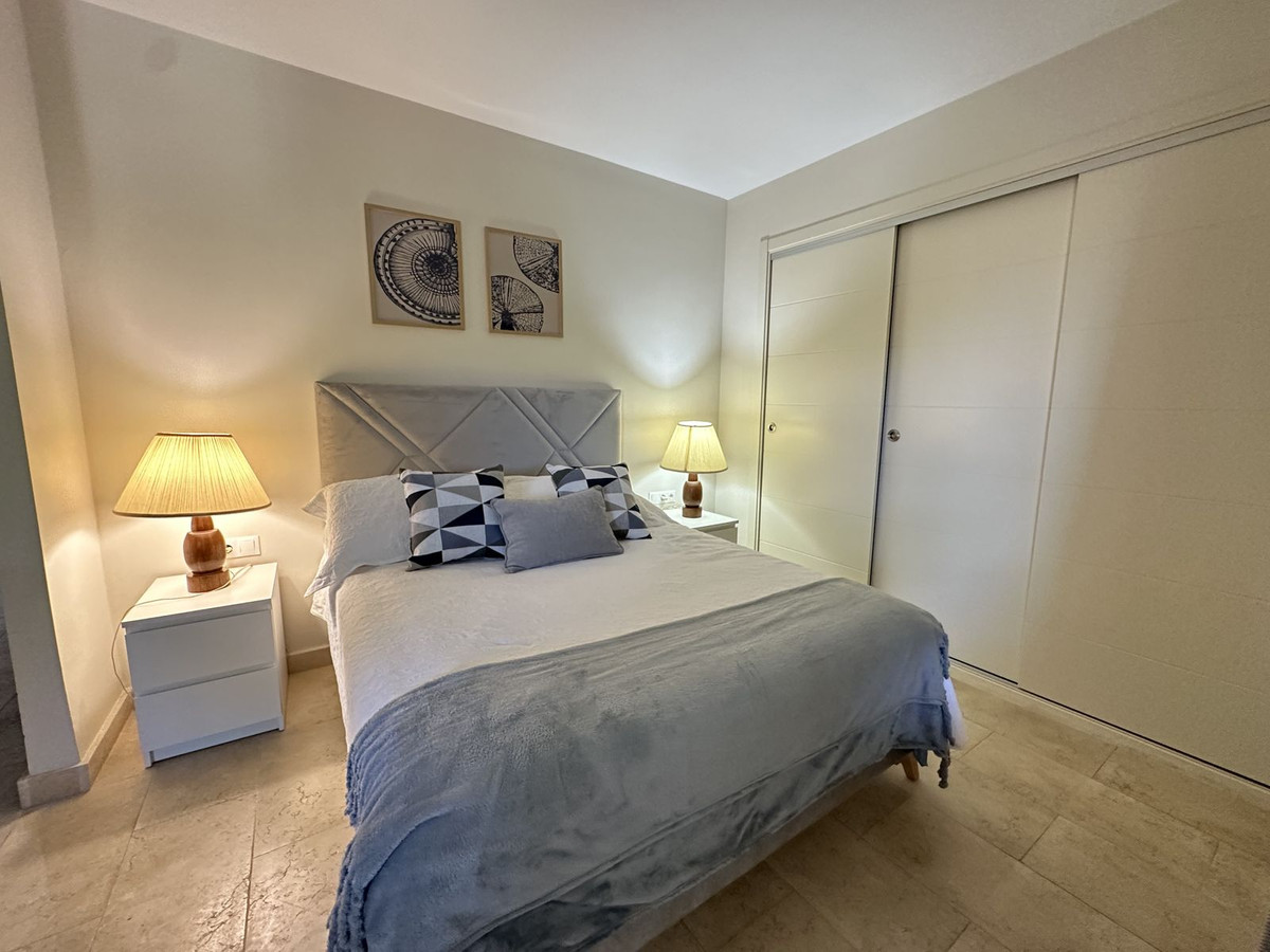 Se vende Apartamento Planta Media de 2 dormitorios en Costa Del Sol, Málaga, España