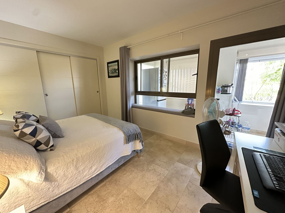 Se vende Apartamento Planta Media de 2 dormitorios en Costa Del Sol, Málaga, España