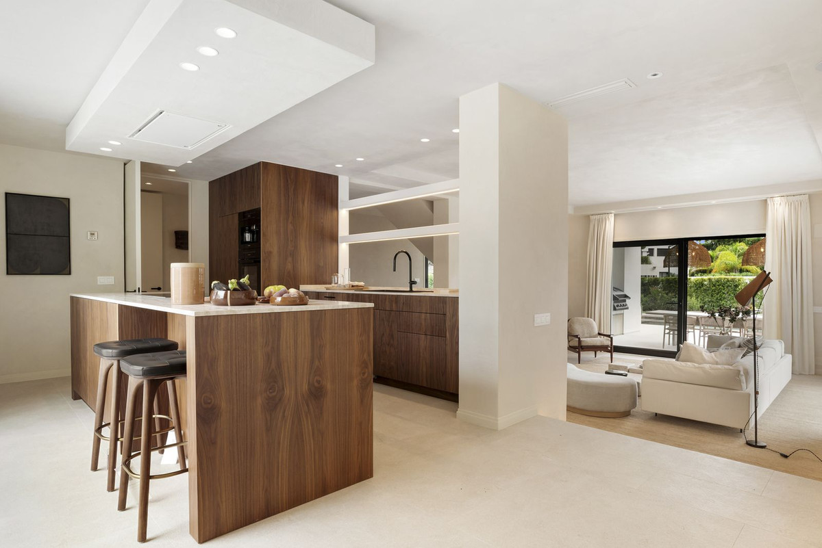 Se vende Villa - Chalet de 4 dormitorios en Costa Del Sol, Málaga, España