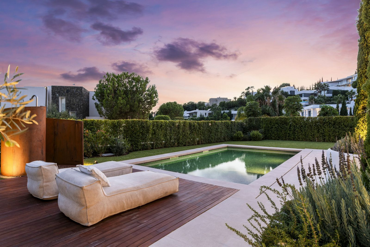 Se vende Villa - Chalet de 4 dormitorios en Costa Del Sol, Málaga, España