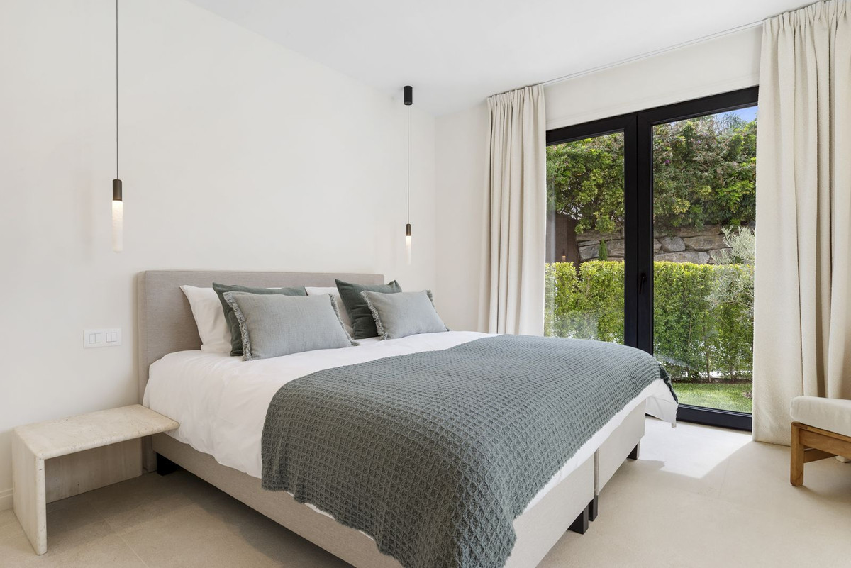 Se vende Villa - Chalet de 4 dormitorios en Costa Del Sol, Málaga, España