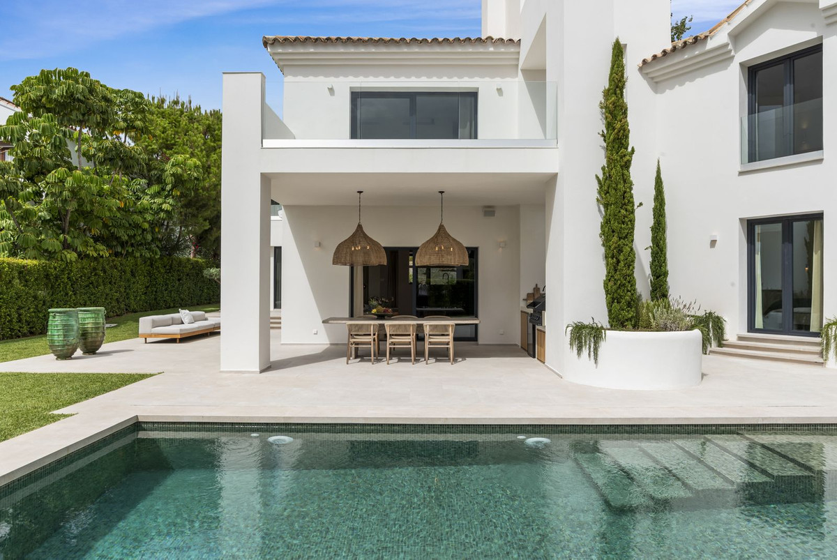 Se vende Villa - Chalet de 4 dormitorios en Costa Del Sol, Málaga, España