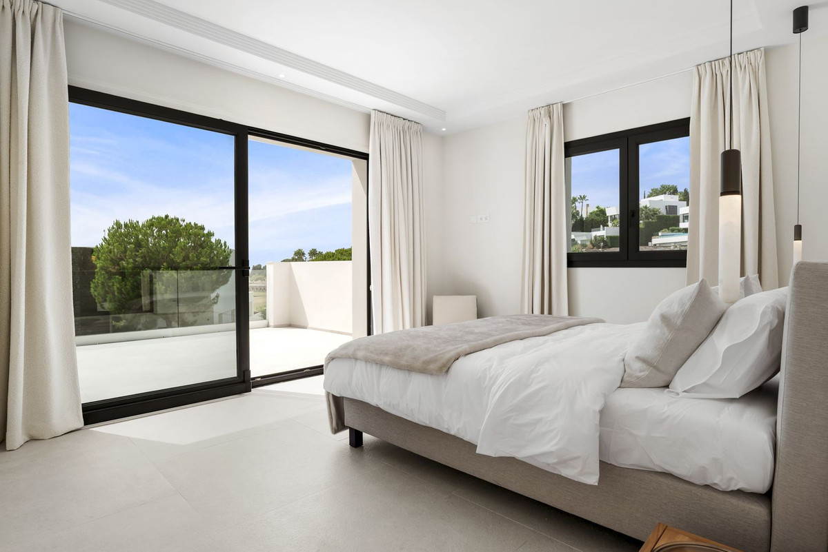 Se vende Villa - Chalet de 4 dormitorios en Costa Del Sol, Málaga, España
