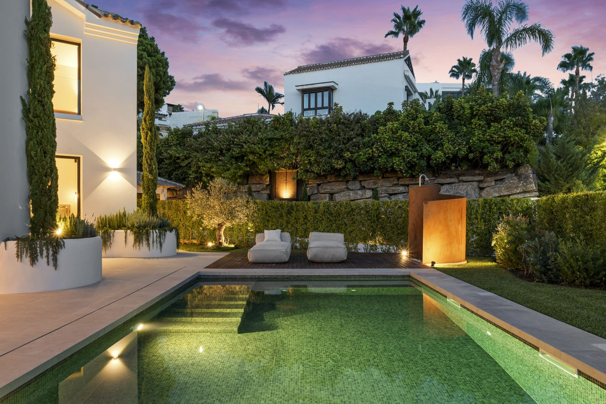 Se vende Villa - Chalet de 4 dormitorios en Costa Del Sol, Málaga, España