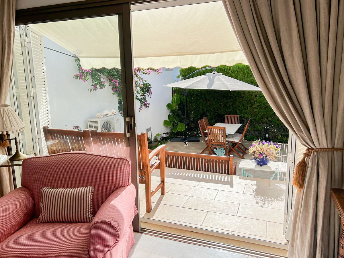3 Bed Townhouse for sale in Nagüeles Costa Del Sol, Málaga, Spain