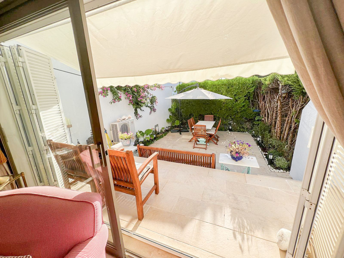 3 Bed Townhouse for sale in Nagüeles Costa Del Sol, Málaga, Spain