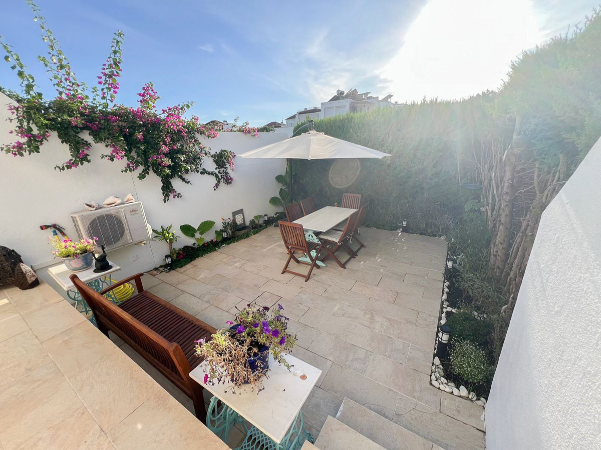 3 Bed Townhouse for sale in Nagüeles Costa Del Sol, Málaga, Spain