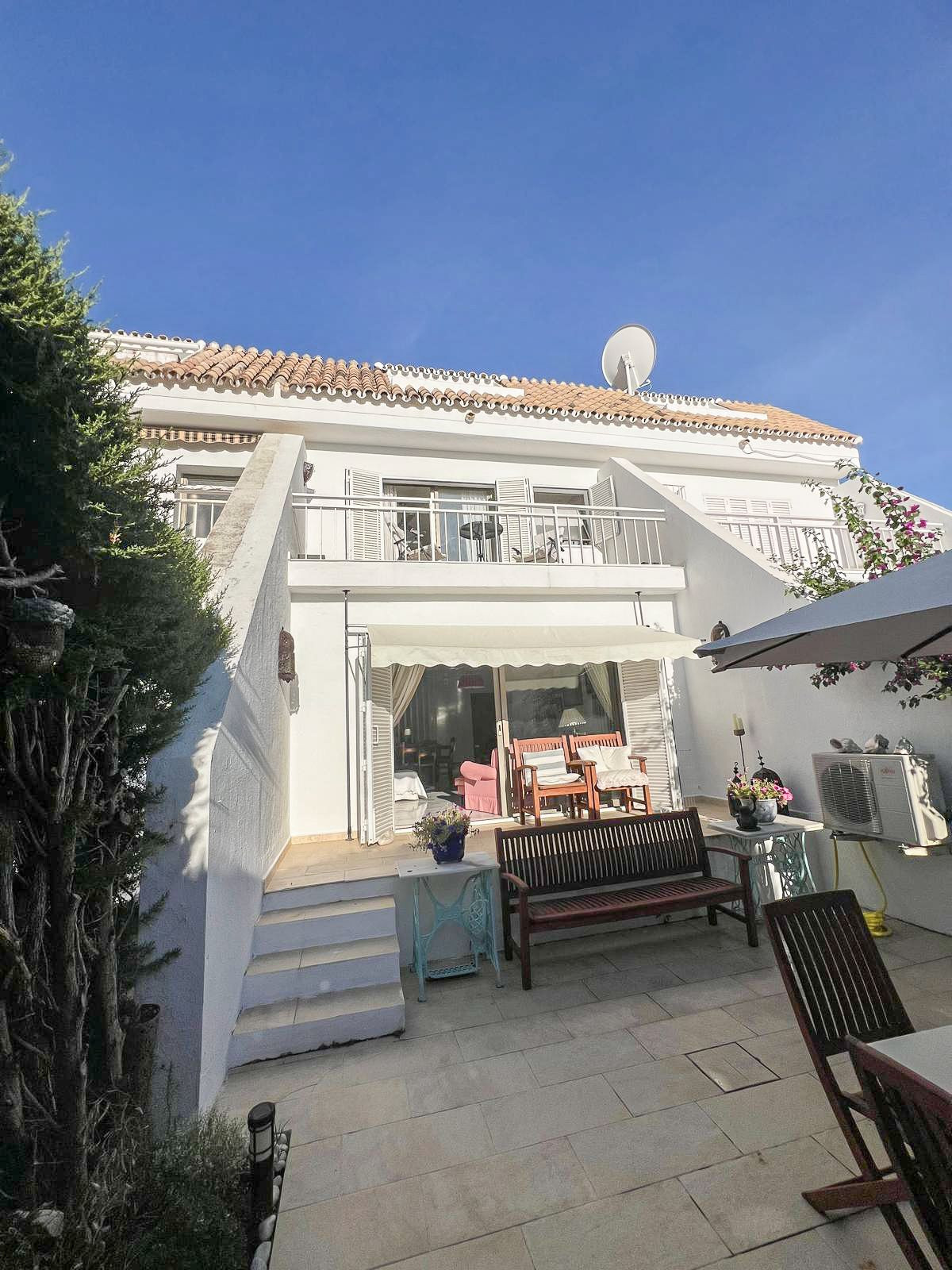 3 Bed Townhouse for sale in Nagüeles Costa Del Sol, Málaga, Spain