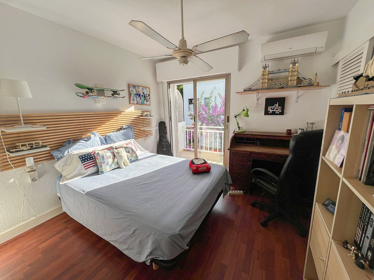 3 Bed Townhouse for sale in Nagüeles Costa Del Sol, Málaga, Spain