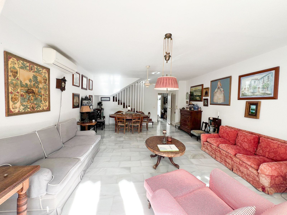 3 Bed Townhouse for sale in Nagüeles Costa Del Sol, Málaga, Spain