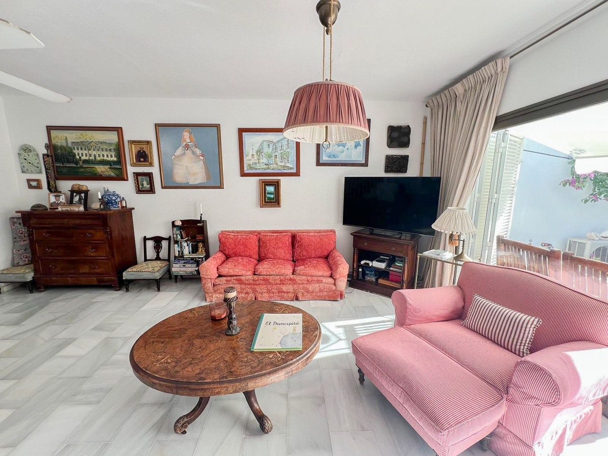 3 Bed Townhouse for sale in Nagüeles Costa Del Sol, Málaga, Spain