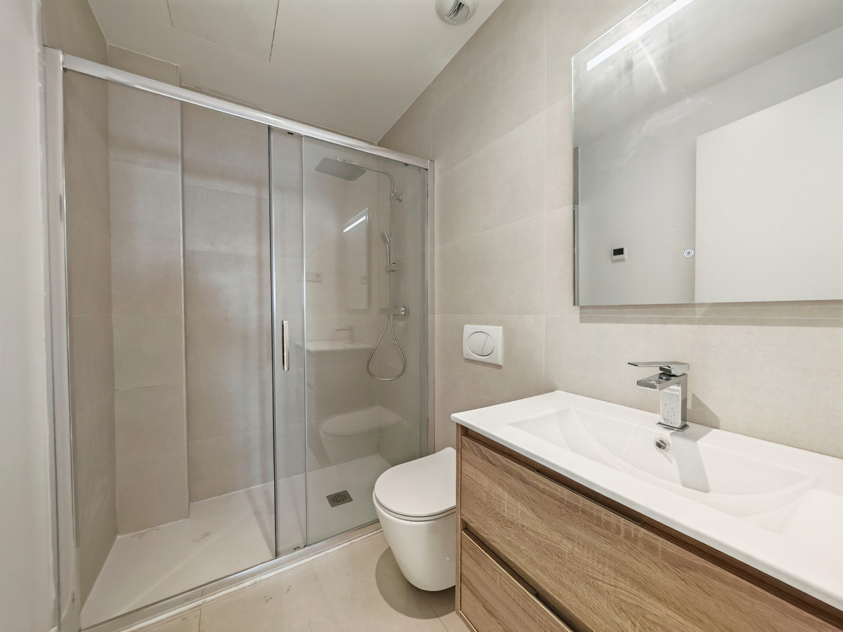 3 Bed Apartment for sale in Fuengirola Costa Del Sol, Málaga, Spain
