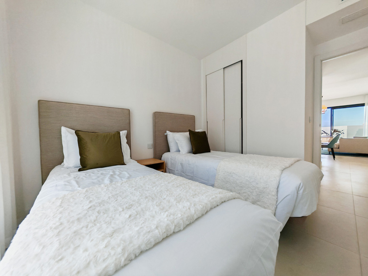 3 Bed Apartment for sale in Fuengirola Costa Del Sol, Málaga, Spain