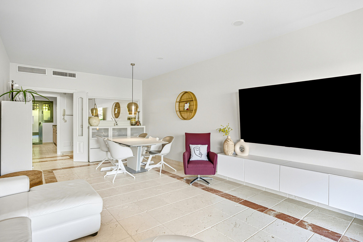 2 Bed Apartment for sale in Estepona Costa Del Sol, Málaga, Spain