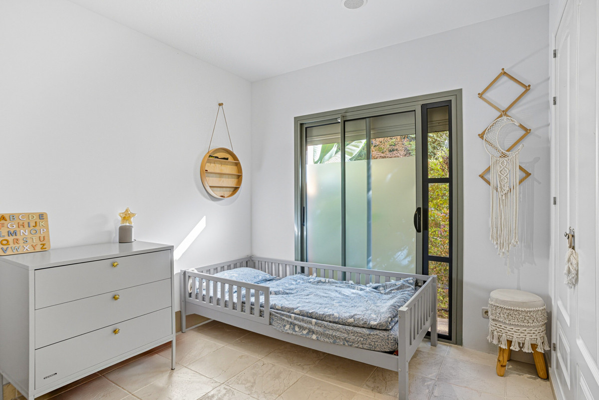 2 Bed Apartment for sale in Estepona Costa Del Sol, Málaga, Spain