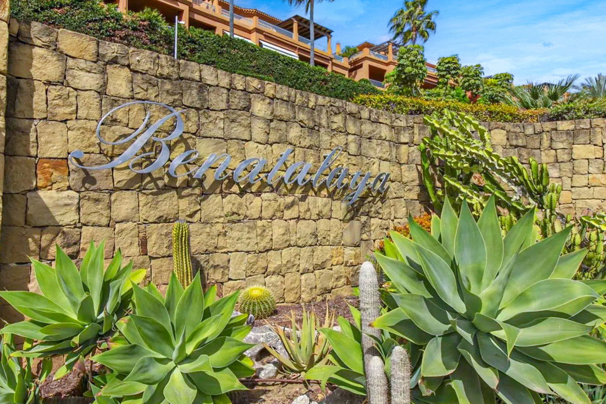 2 Bed Apartment for sale in Estepona Costa Del Sol, Málaga, Spain