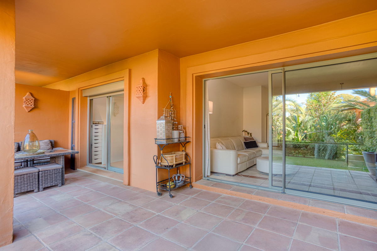 2 Bed Apartment for sale in Estepona Costa Del Sol, Málaga, Spain