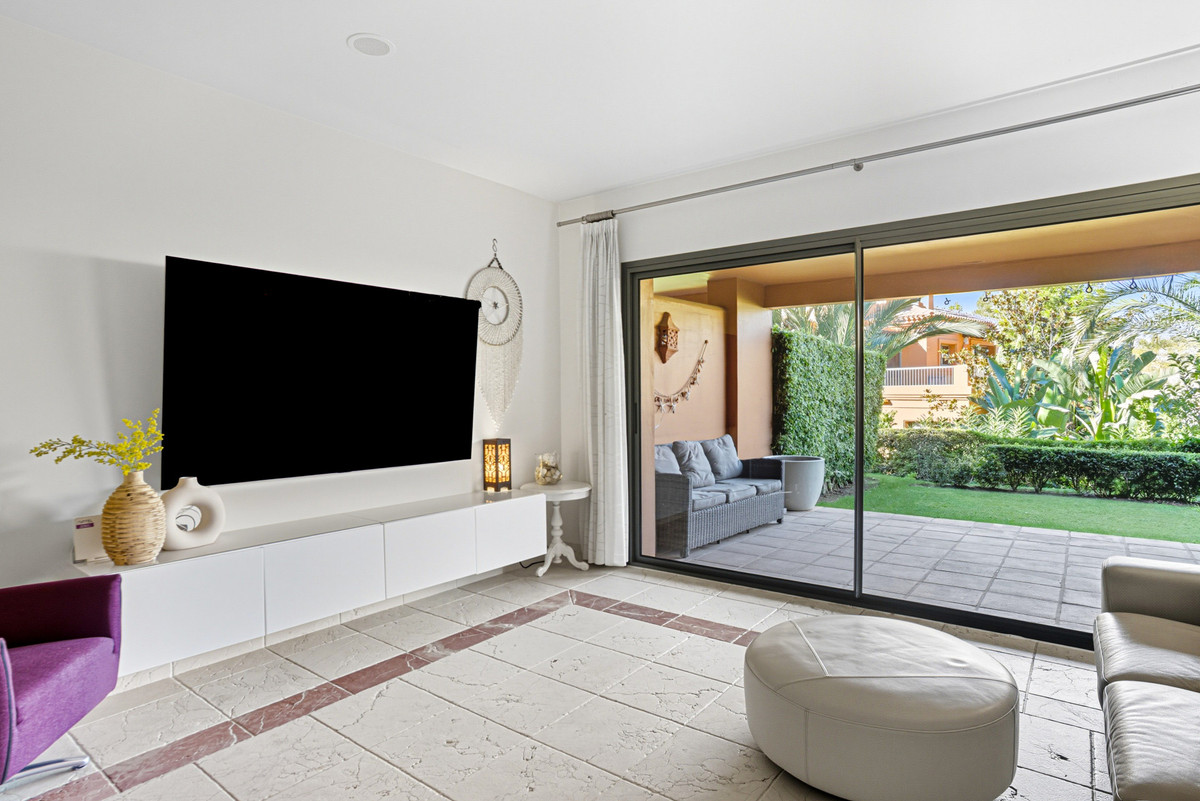 2 Bed Apartment for sale in Estepona Costa Del Sol, Málaga, Spain