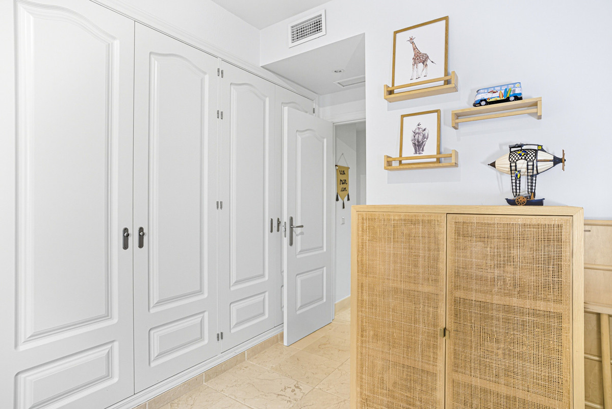 2 Bed Apartment for sale in Estepona Costa Del Sol, Málaga, Spain