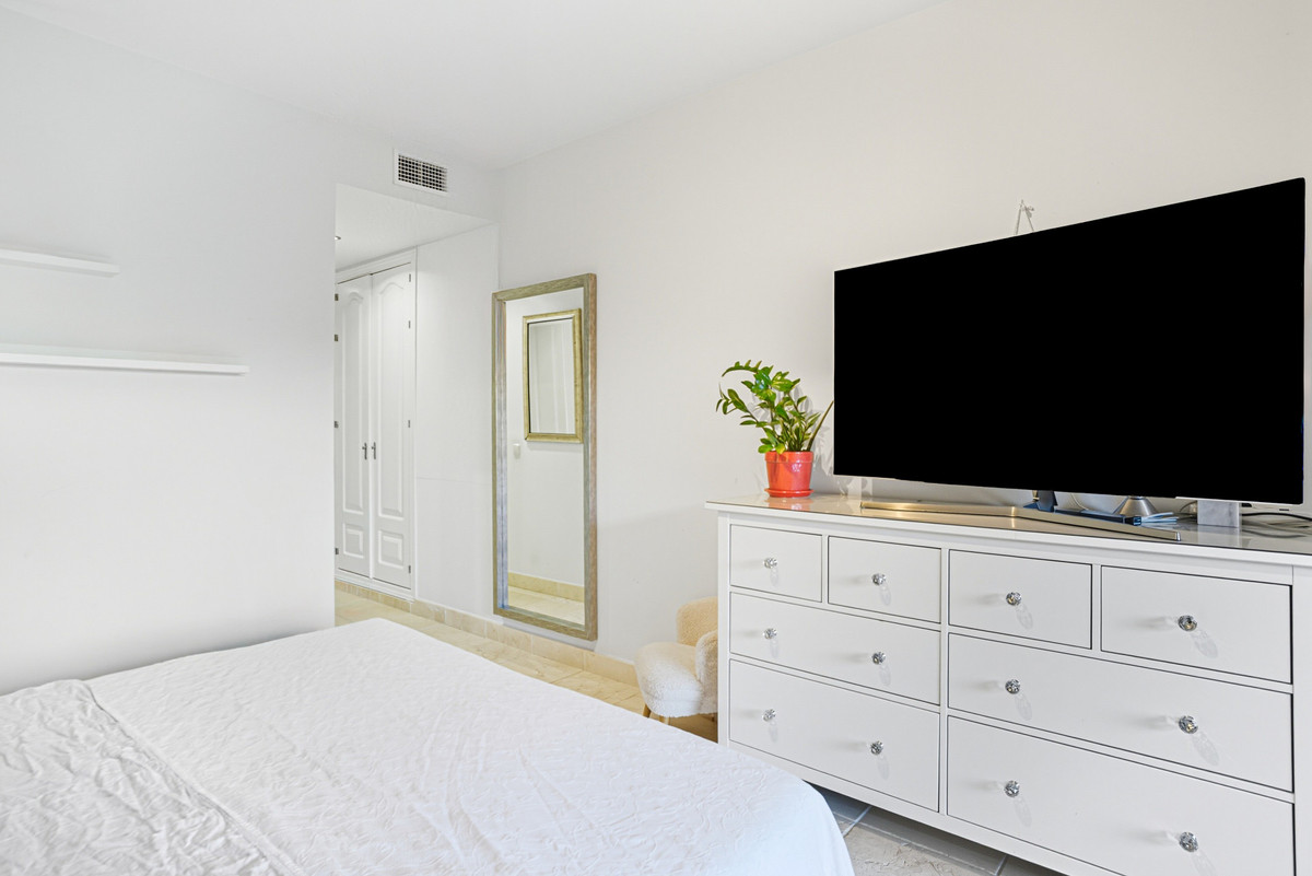 2 Bed Apartment for sale in Estepona Costa Del Sol, Málaga, Spain