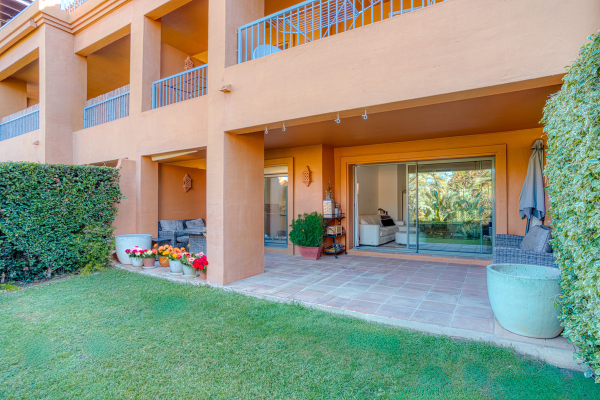 2 Bed Apartment for sale in Estepona Costa Del Sol, Málaga, Spain