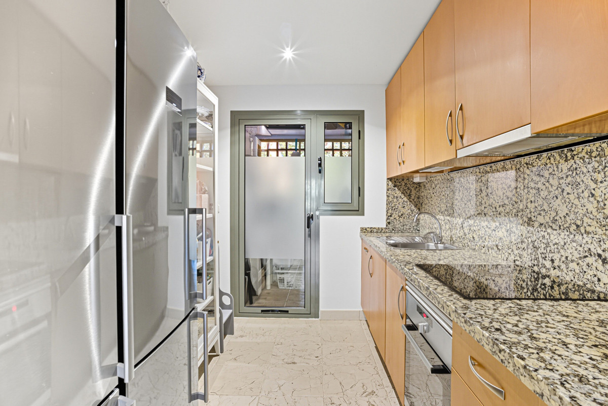 2 Bed Apartment for sale in Estepona Costa Del Sol, Málaga, Spain