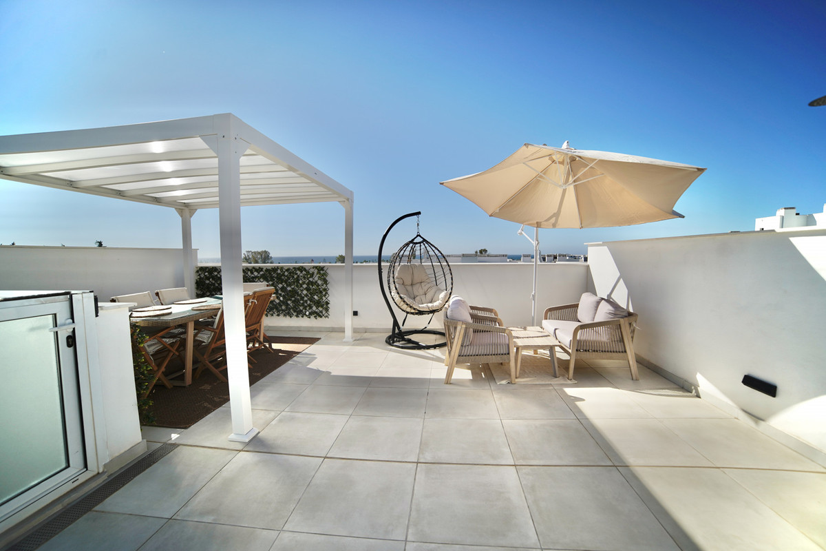 3 Bed Townhouse for sale in Estepona Costa Del Sol, Málaga, Spain