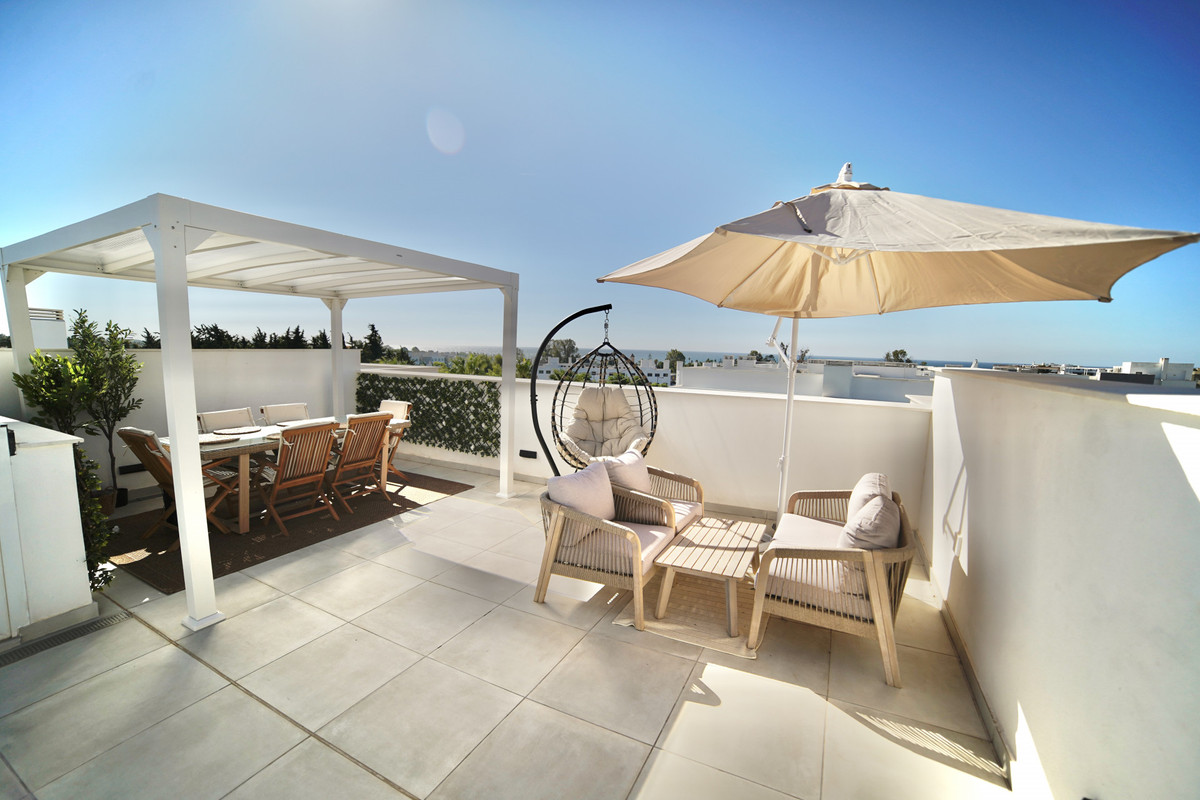 3 Bed Townhouse for sale in Estepona Costa Del Sol, Málaga, Spain