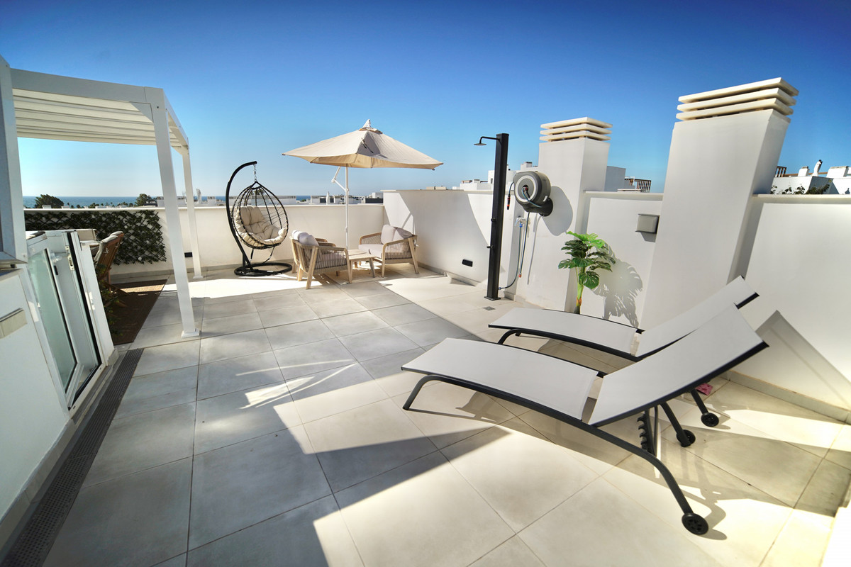 3 Bed Townhouse for sale in Estepona Costa Del Sol, Málaga, Spain