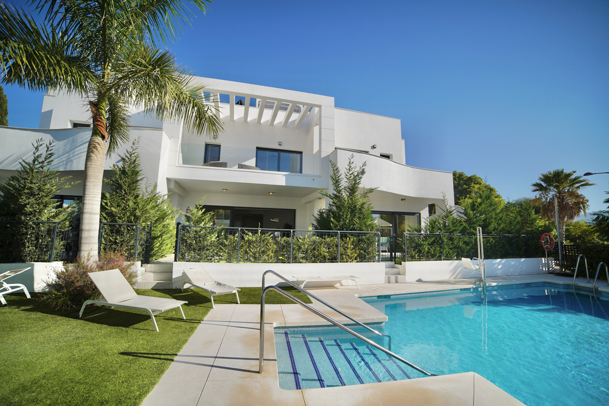 3 Bed Townhouse for sale in Estepona Costa Del Sol, Málaga, Spain