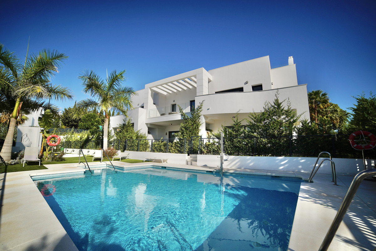 3 Bed Townhouse for sale in Estepona Costa Del Sol, Málaga, Spain
