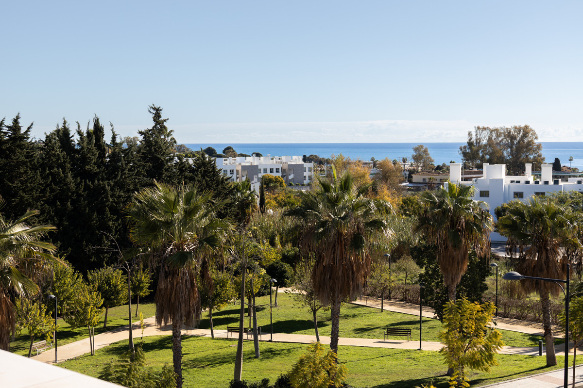 3 Bed Townhouse for sale in Estepona Costa Del Sol, Málaga, Spain