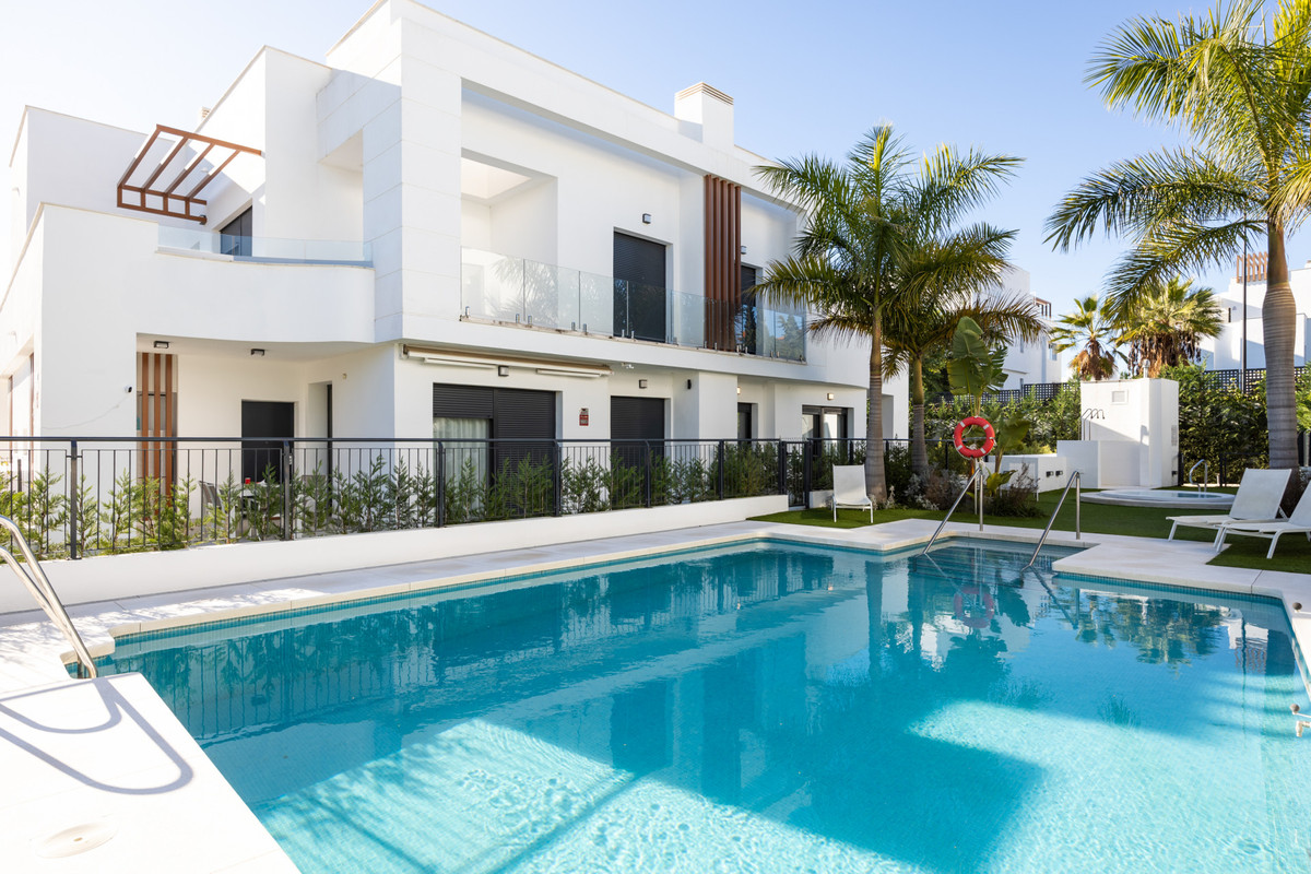 3 Bed Townhouse for sale in Estepona Costa Del Sol, Málaga, Spain