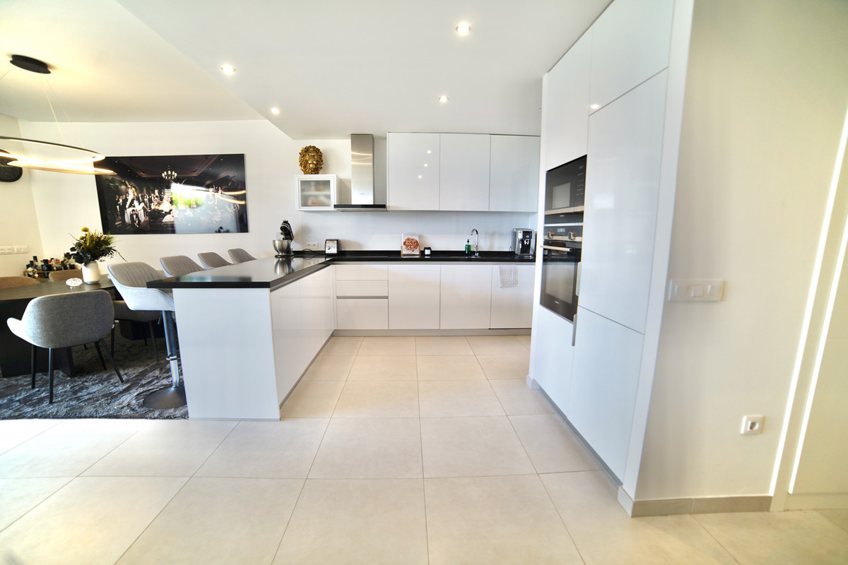 3 Bed Townhouse for sale in Estepona Costa Del Sol, Málaga, Spain