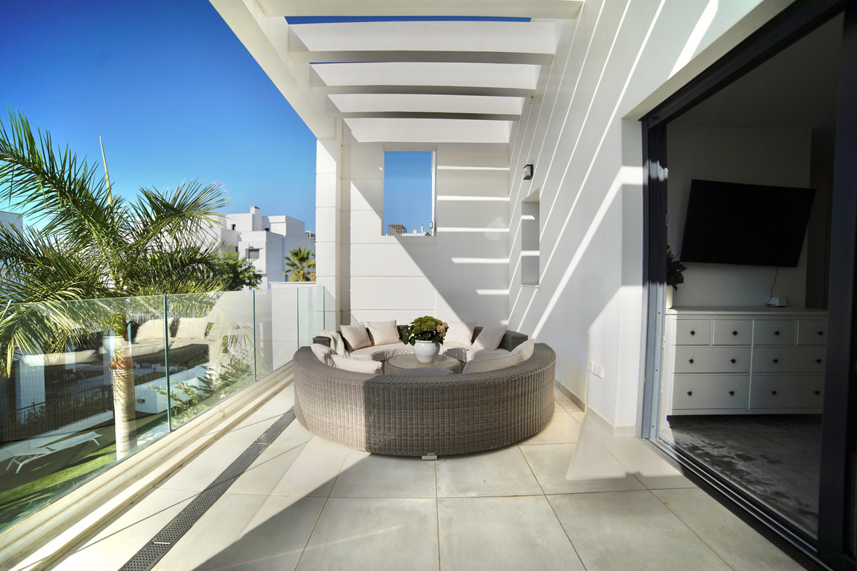 3 Bed Townhouse for sale in Estepona Costa Del Sol, Málaga, Spain