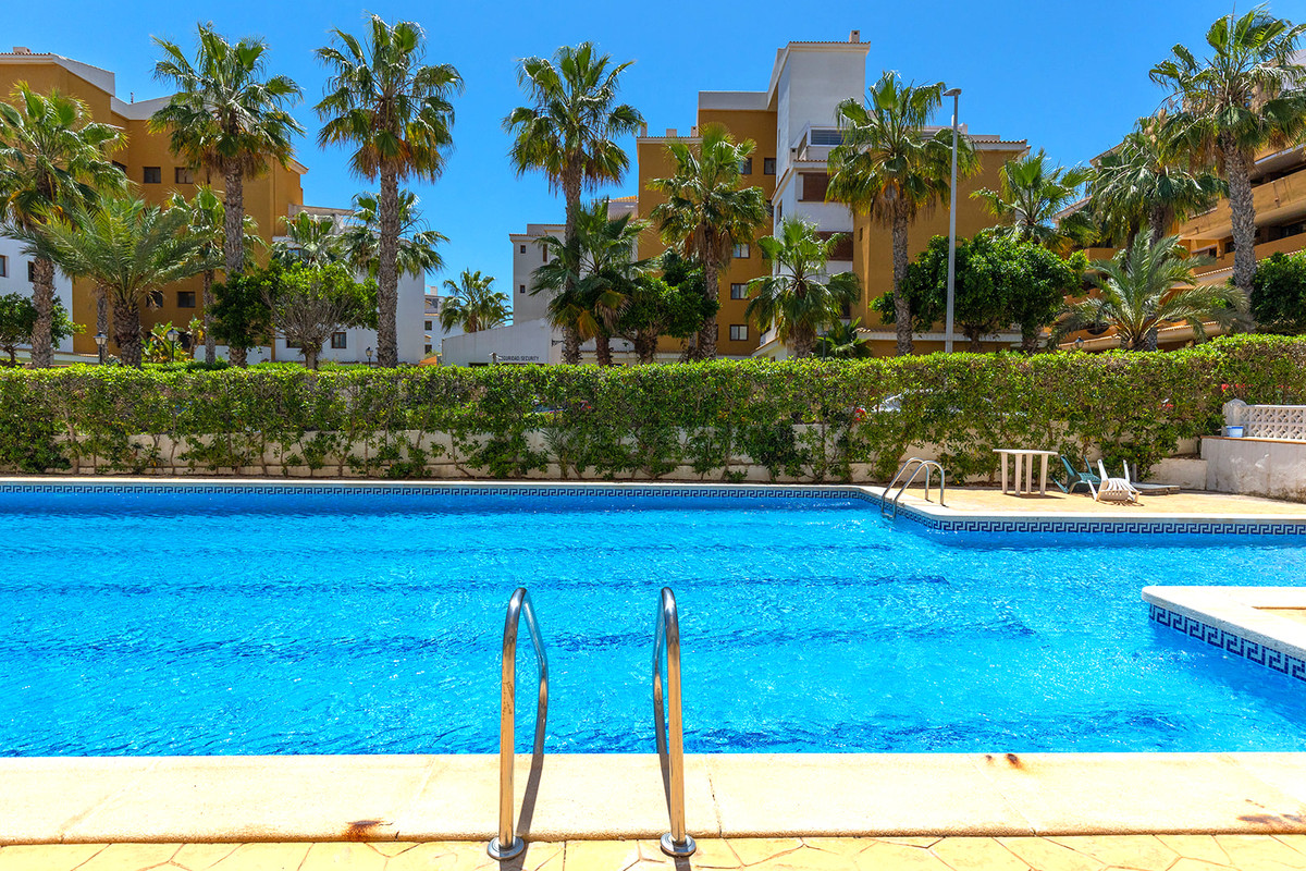 Se vende Apartamento Planta Media de 1 dormitorios en Costa Blanca, Alicante, España