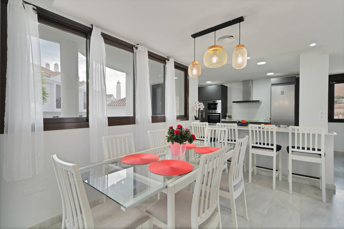 Se vende Villa - Chalet de 3 dormitorios en Costa Del Sol, Málaga, España