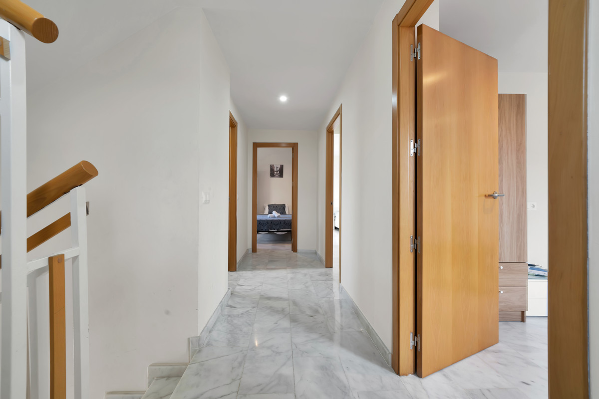 Se vende Villa - Chalet de 3 dormitorios en Costa Del Sol, Málaga, España