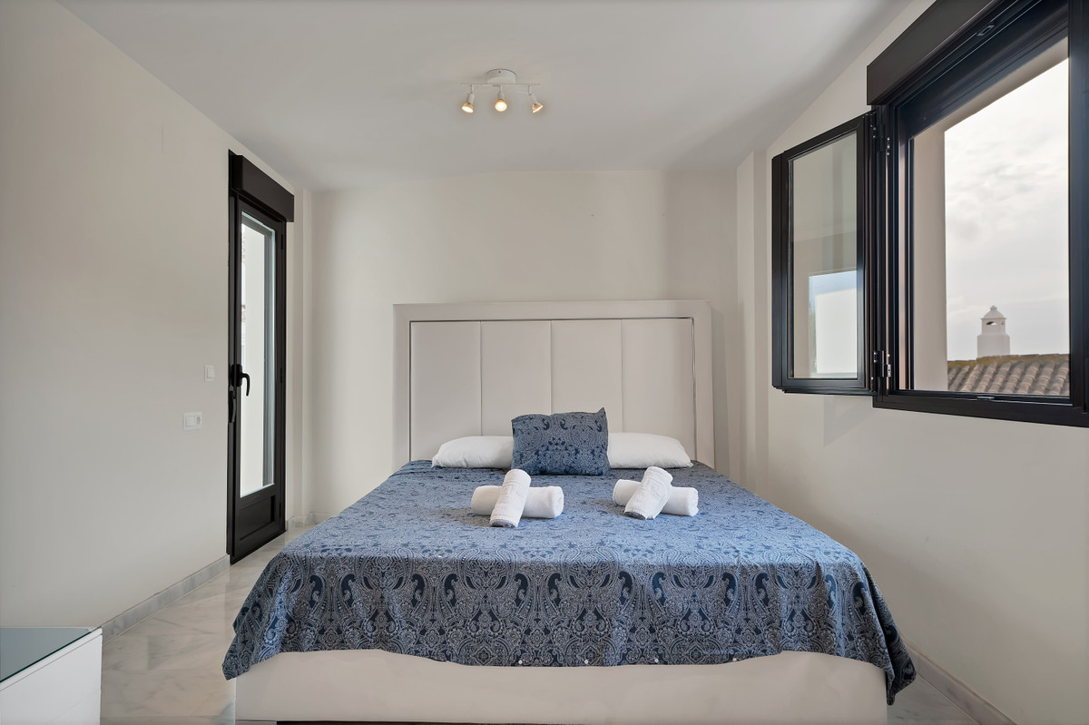 Se vende Villa - Chalet de 3 dormitorios en Costa Del Sol, Málaga, España