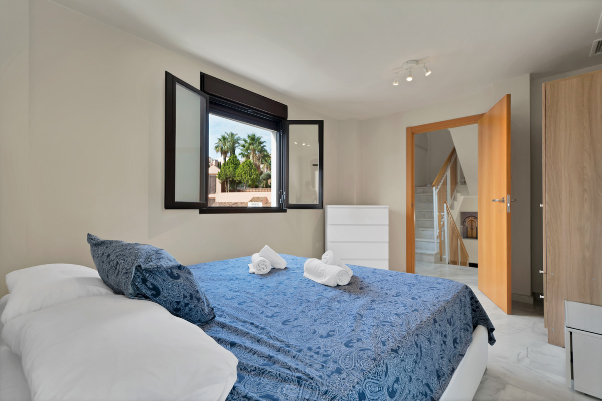 Se vende Villa - Chalet de 3 dormitorios en Costa Del Sol, Málaga, España