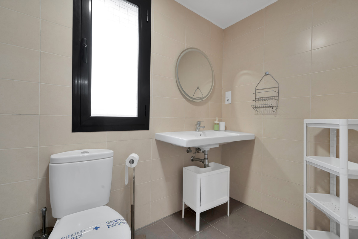 Se vende Villa - Chalet de 3 dormitorios en Costa Del Sol, Málaga, España