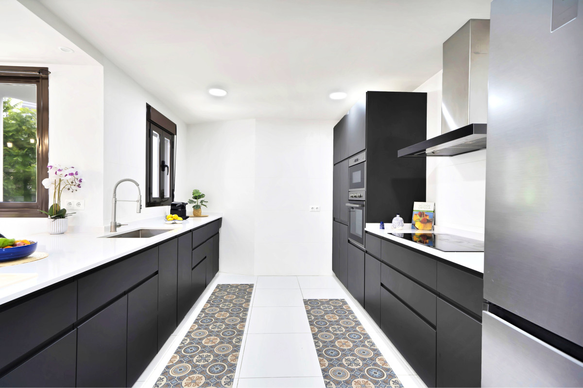 Se vende Villa - Chalet de 3 dormitorios en Costa Del Sol, Málaga, España