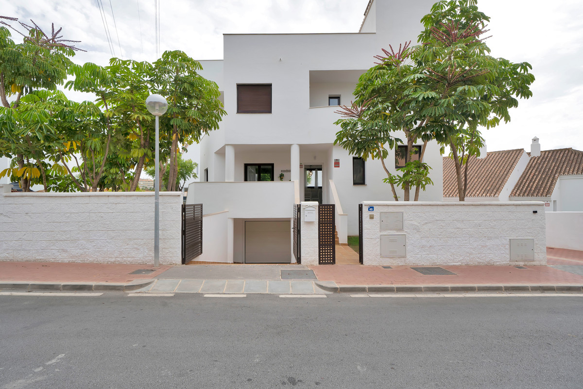 Se vende Villa - Chalet de 3 dormitorios en Costa Del Sol, Málaga, España