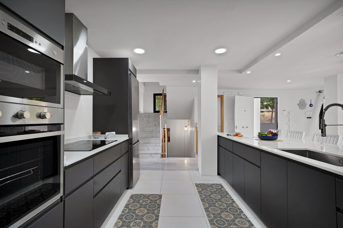 Se vende Villa - Chalet de 3 dormitorios en Costa Del Sol, Málaga, España