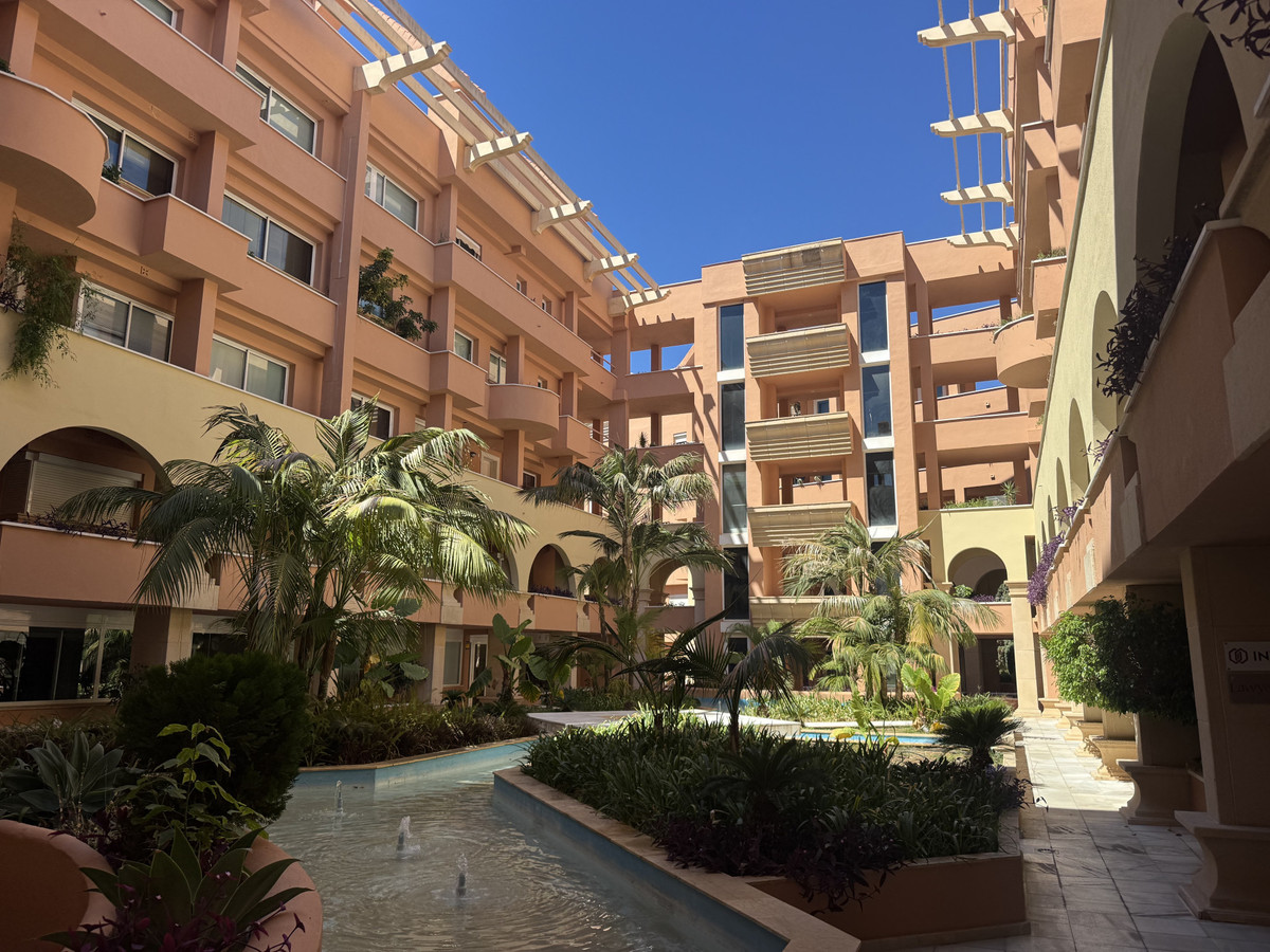 Se vende Apartamento Planta Media de 2 dormitorios en Costa Del Sol, Málaga, España