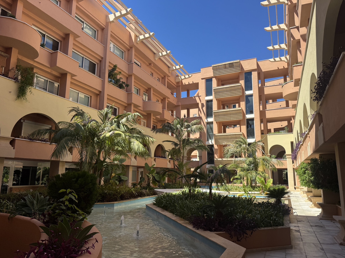 Se vende Apartamento Planta Media de 2 dormitorios en Costa Del Sol, Málaga, España